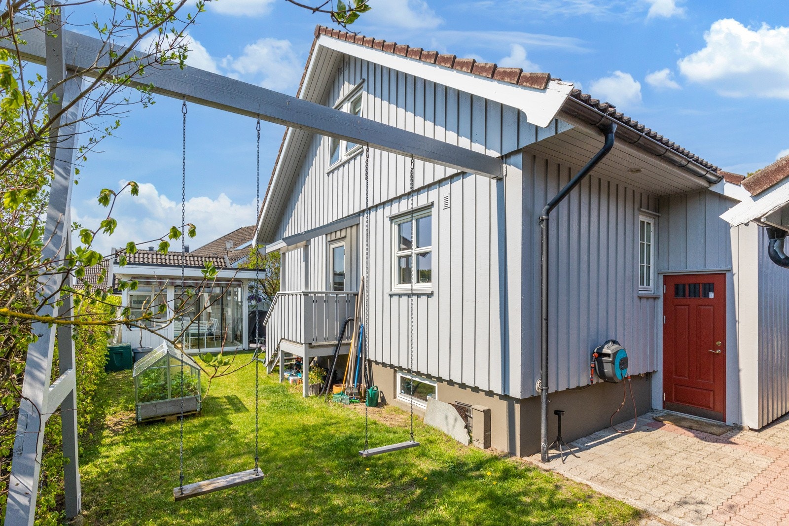 Egen inngang til kjeller m/ muligheter..! Galleribilde