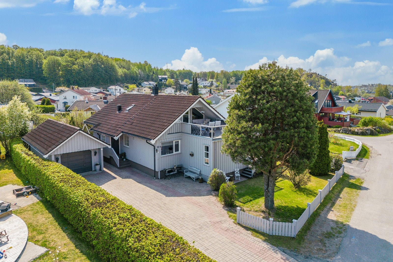 Lekker og innholdsrik villa med alt familien trenger. Meget barnevennlig i blindvei! Galleribilde