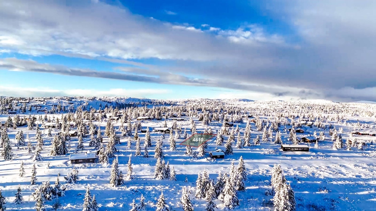 Det blir helårsvei, strøm og offentlig vann og avløp til tomta. Galleribilde