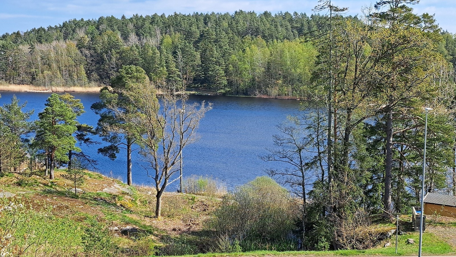 Fra eiendommen er det også hyggelig utsyn mot Kynna Galleribilde