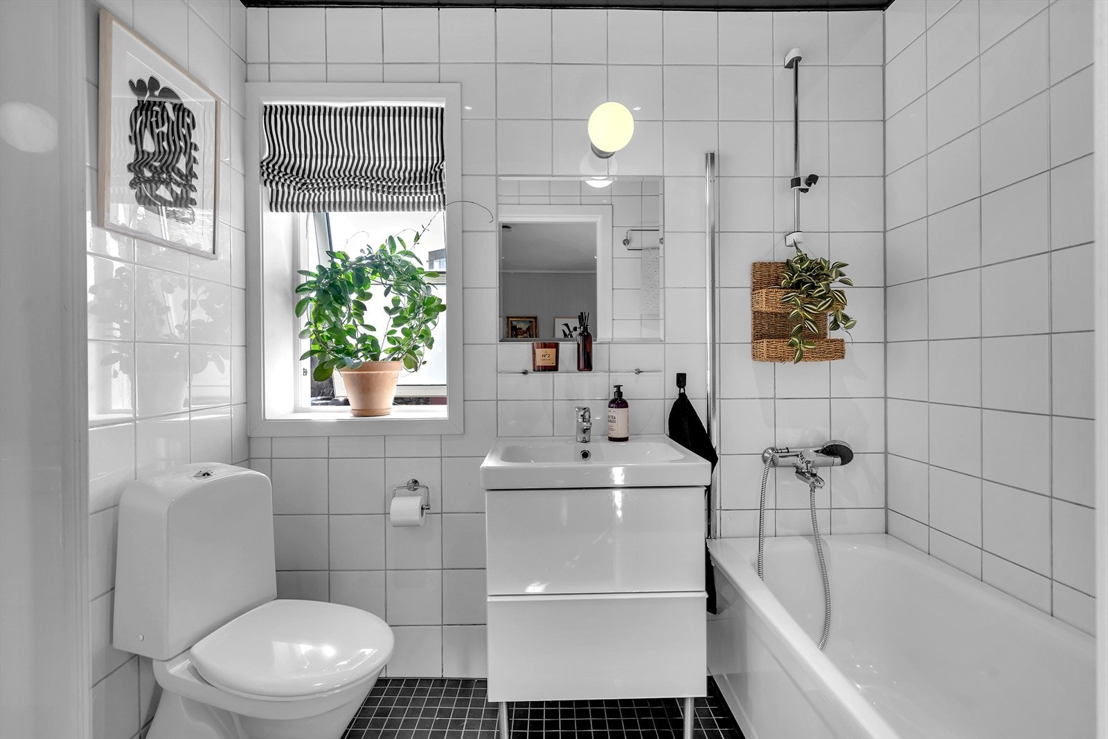 Bad 2 etasje i forbindelse med hovedsoverommet. Galleribilde