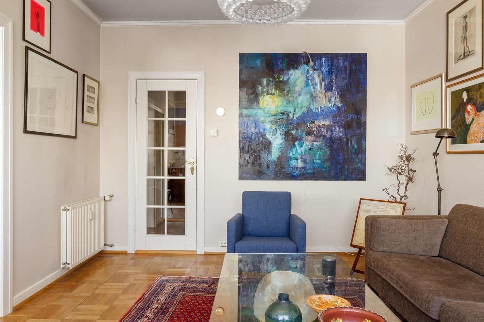 - Varm og lun leilighet med sentralvarme via radiator - Galleribilde