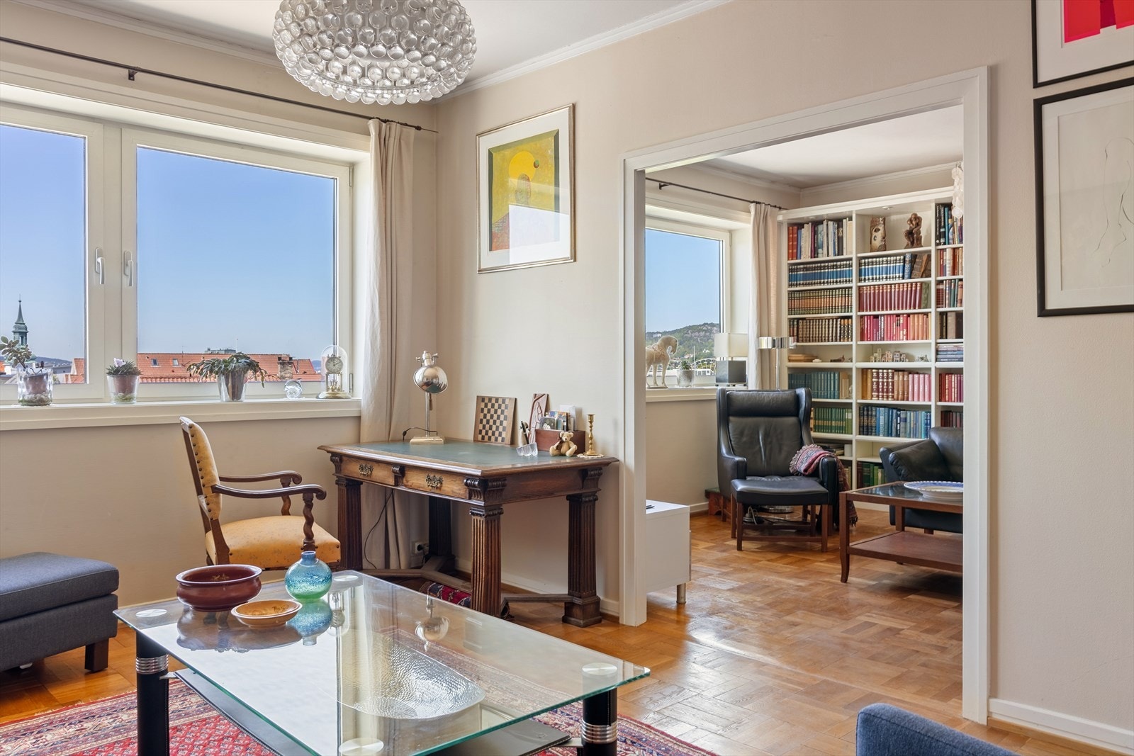 - Den andre stuen har en romslig størrelse på 17,3 m², perfekt for både avslapning og sosiale sammenkomster - Galleribilde