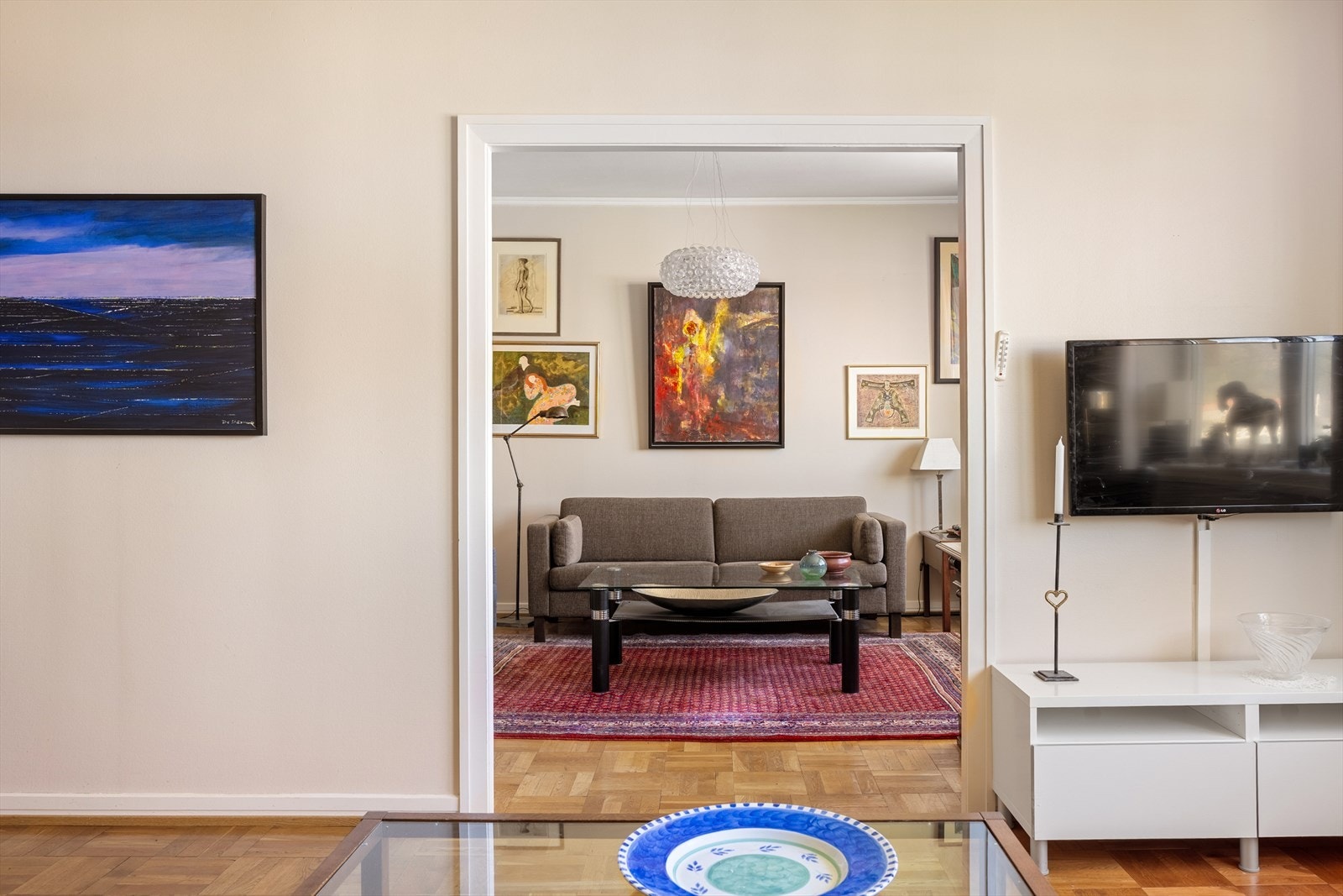 - Det er enkelt å tilpasse boligen etter behov - med mulighet for å lage et ekstra soverom hvis man ikke ønsker to stuer - Galleribilde