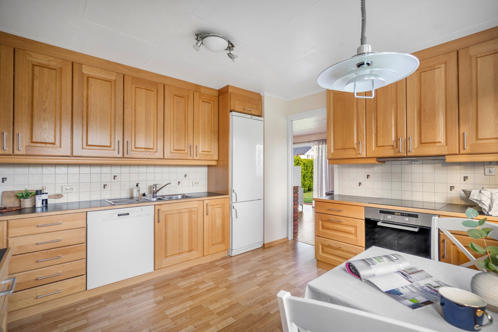 Kjøkken i tilknytning til spisestuen Galleribilde