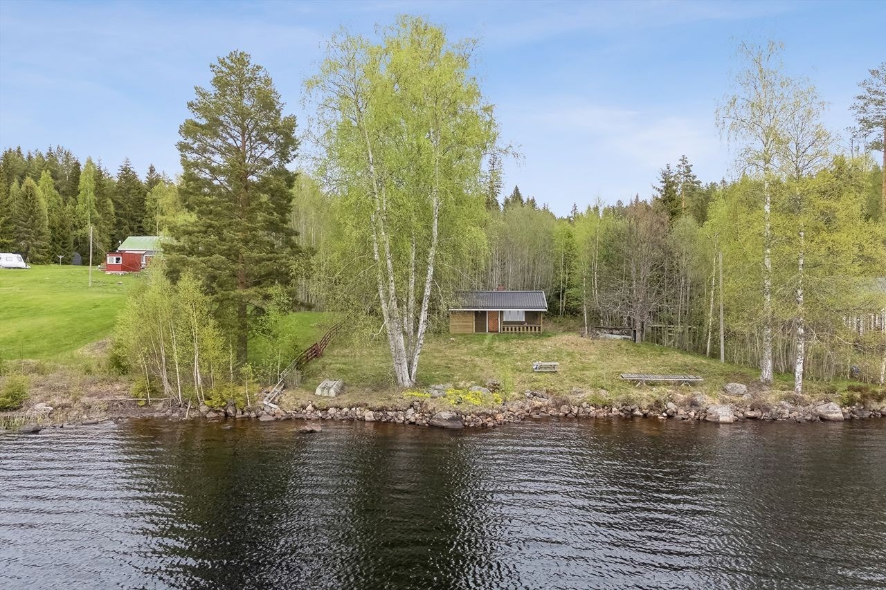 Velkommen til Bergsetervegen 212, med fantastisk beliggenhet ved Bureien! Galleribilde