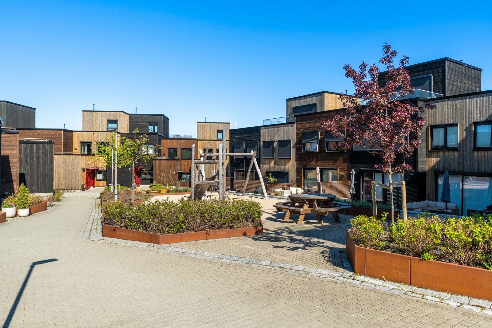 Eiendommen er beliggende på Ranheim som er et meget attraktivt og veletablert boligområde i stor vekst. Galleribilde