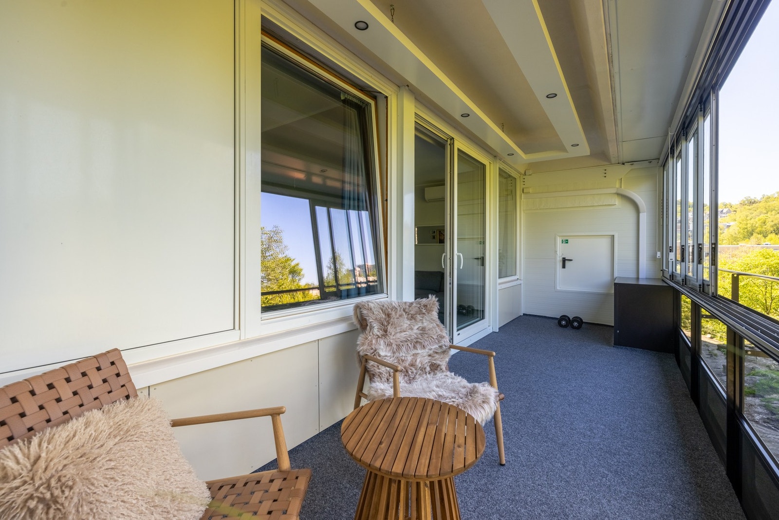 Her kan du nyte morgenkaffen med utsikt og ly for vær og vind. Galleribilde