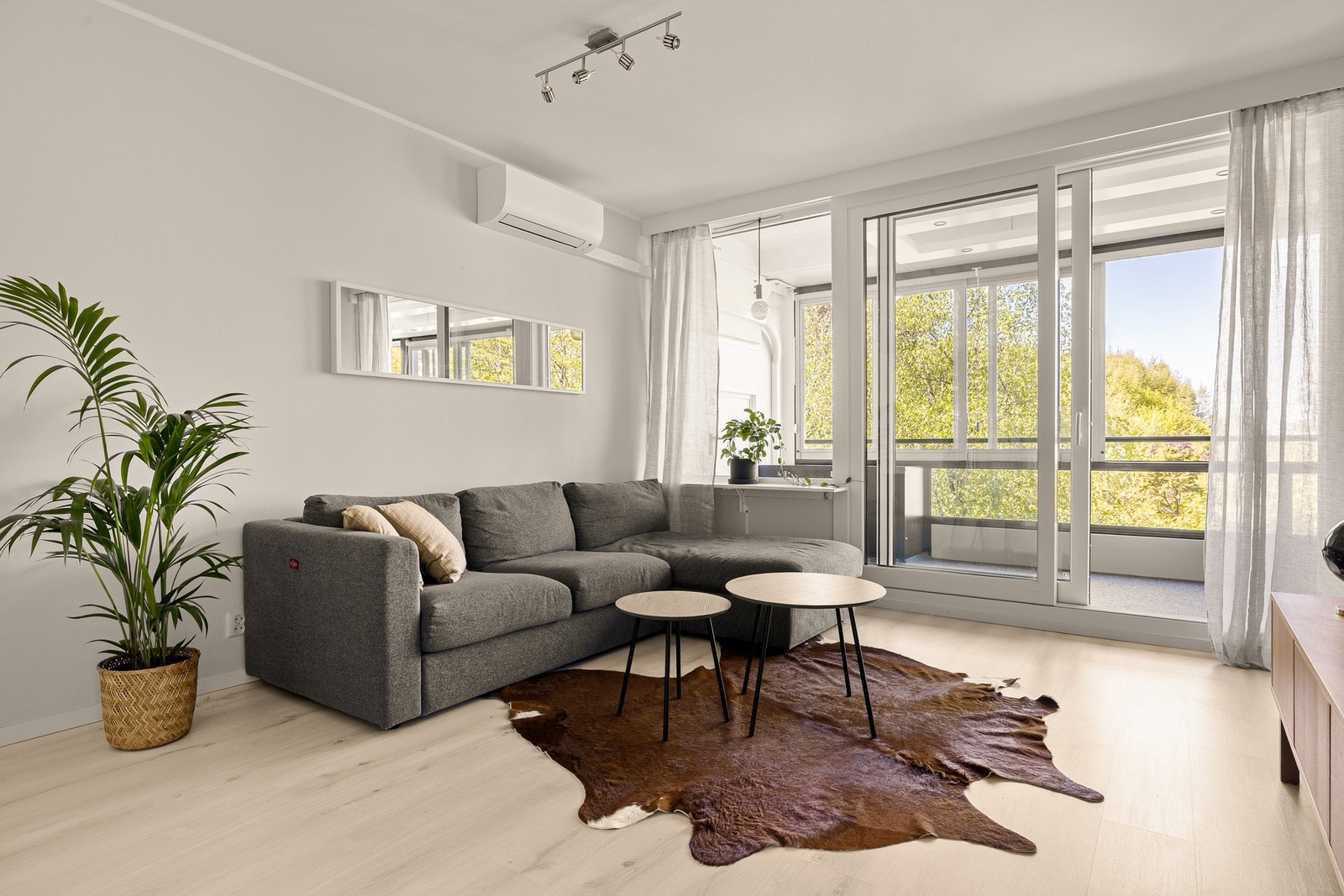 Her er det også installert varmepumpe som gir behagelig inneklima året rundt. Galleribilde