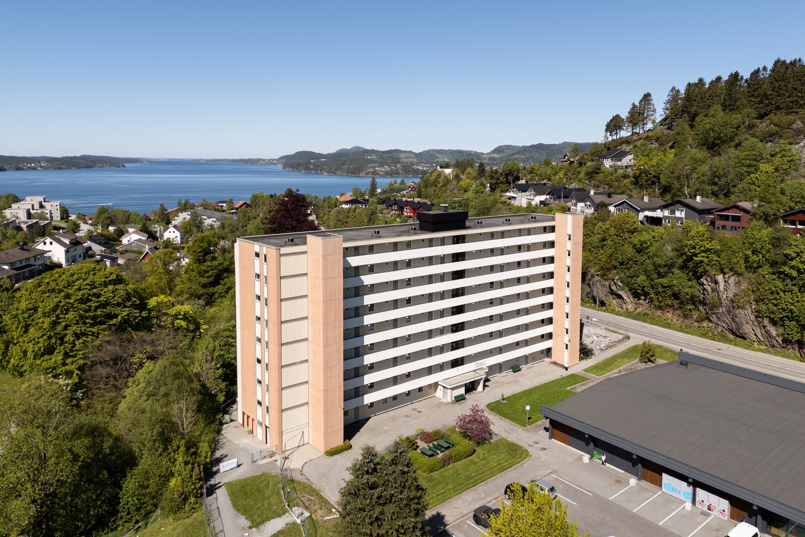 Toppe er med sine 521 leiligheter blant landets største borettslag, fordelt på 22 bygninger Galleribilde