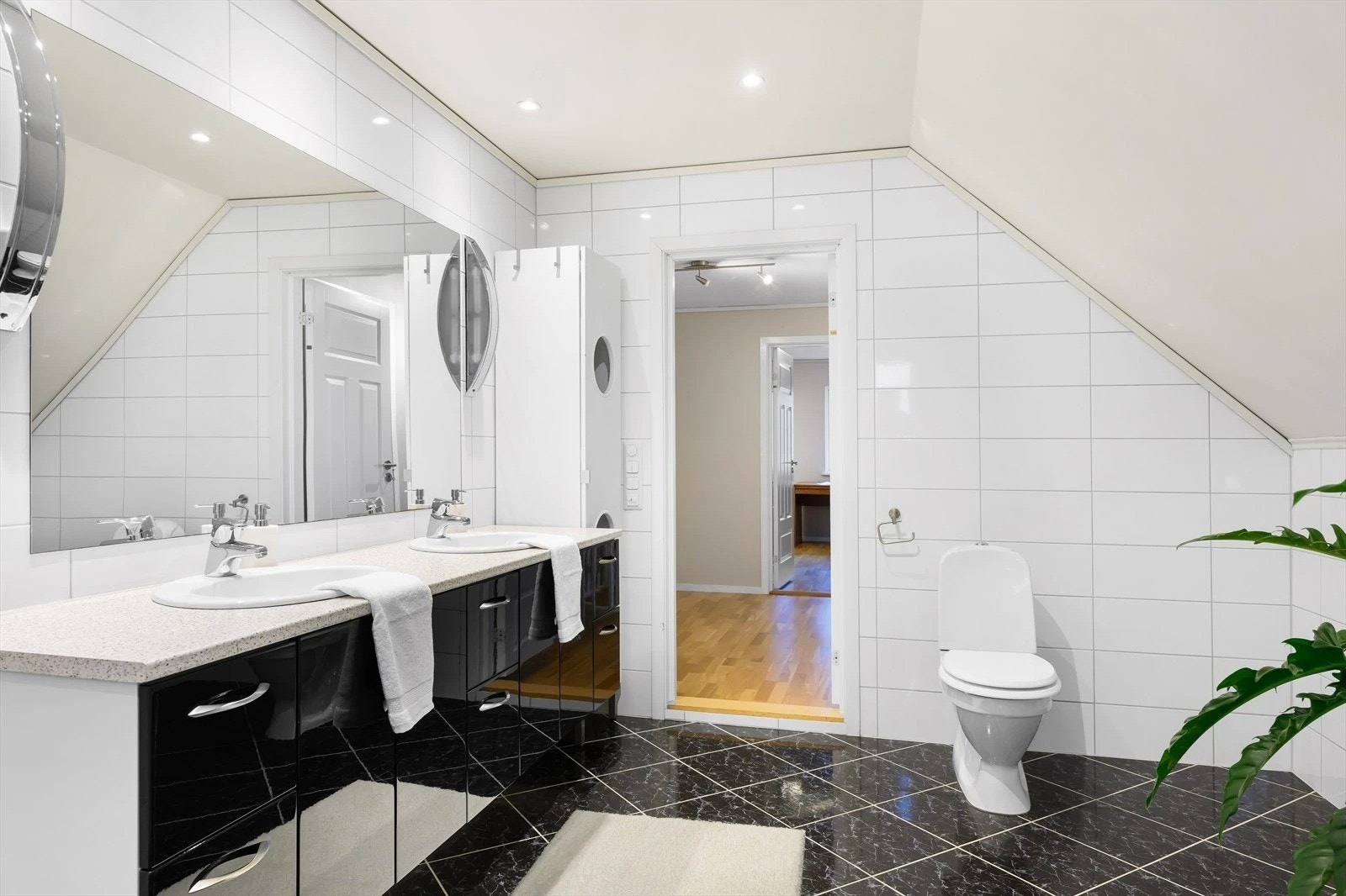 Bad 2 etg Galleribilde