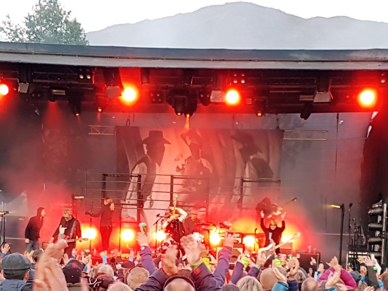 Tradisjon tro arrangeres Nerskogkonserten siste helga i august, og i 2025 kommer Stage Dolls for å live opp Nerskogen. Galleribilde