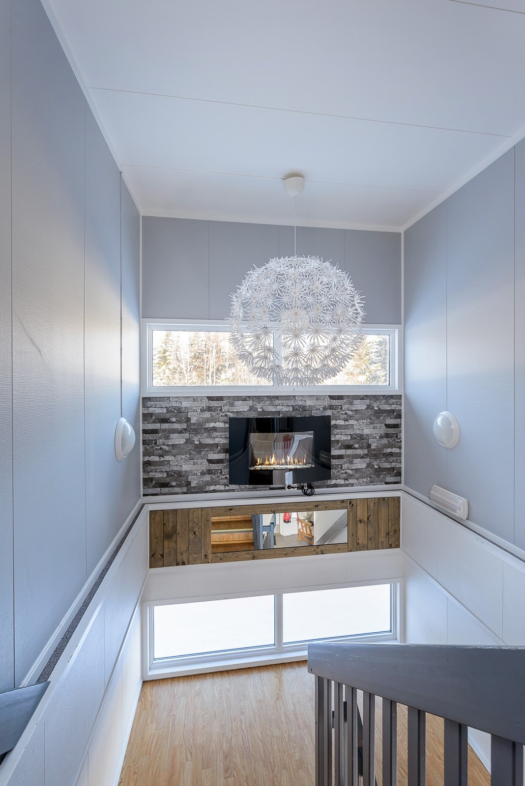 Felles trappeoppgang. Galleribilde