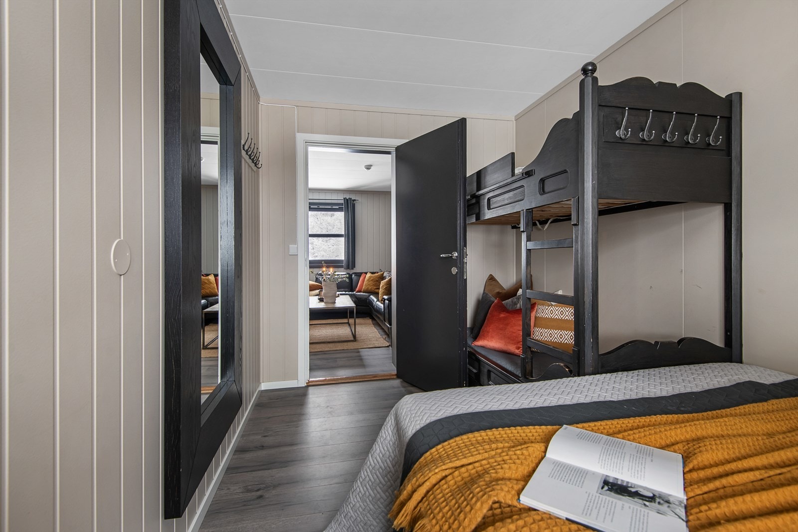 Soverommet er innredet med sengeplass til fire. Galleribilde