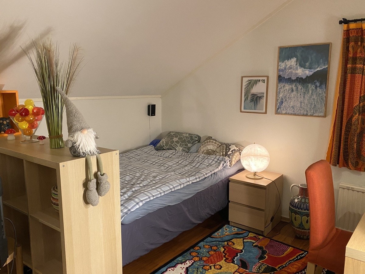 soverom med skråtak i 2 etg. 17,5kvm Galleribilde