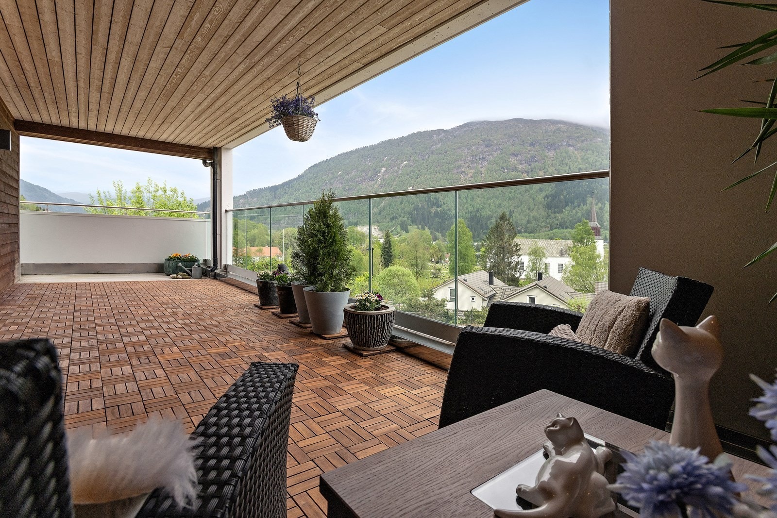 Sørvendt, takoverbygget terrasse på 24 kvm Galleribilde