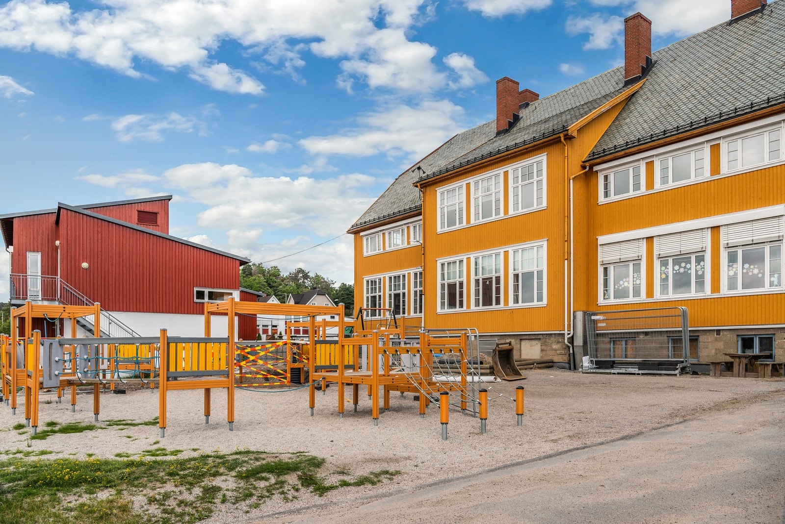 Flotte Framnes barneskole - hit er det også trygg og fin skolevei Galleribilde