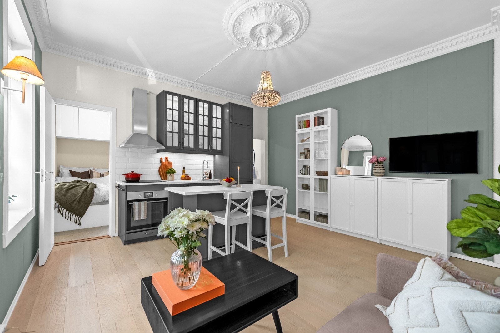 I stuen får man også god plass til sofagruppe Galleribilde