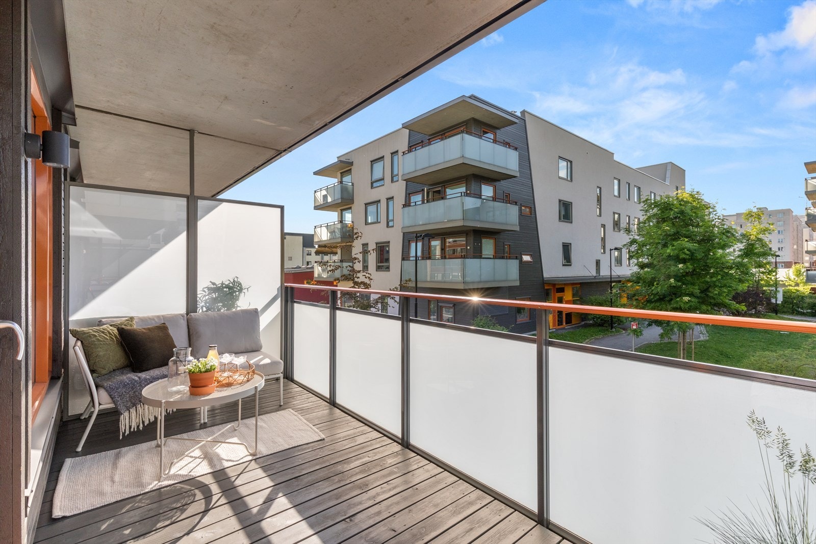 Rålekker 4-roms med to solrike balkonger og garasjeplass Galleribilde