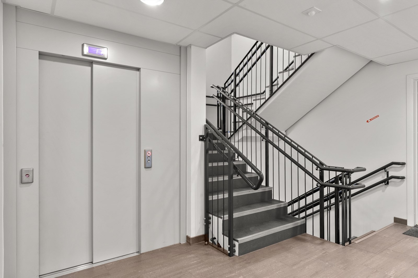 Heis i bygget Galleribilde