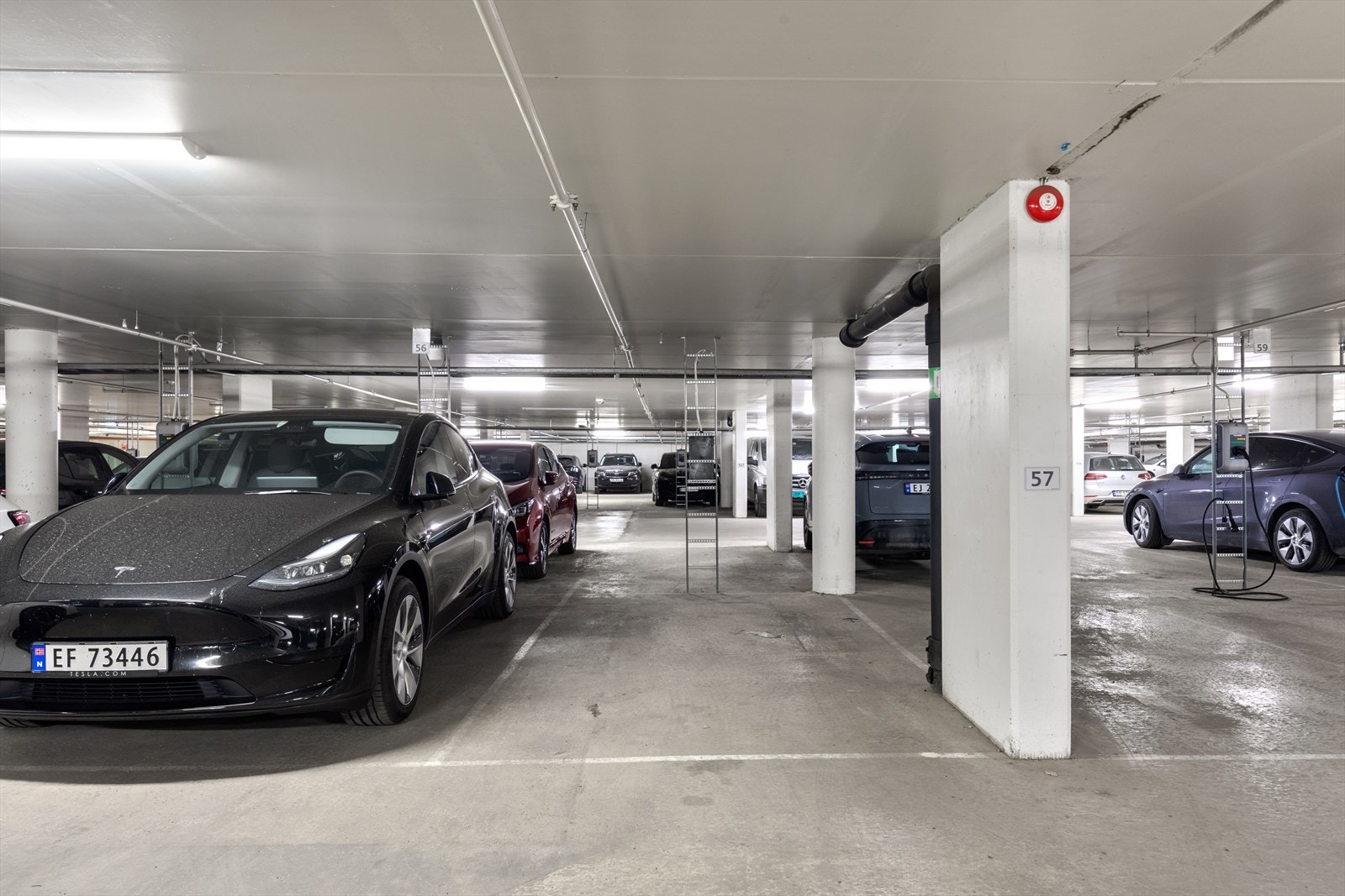 Medfølgende garasjeplass. Mulighet for tilkobling med elbil-lader Galleribilde