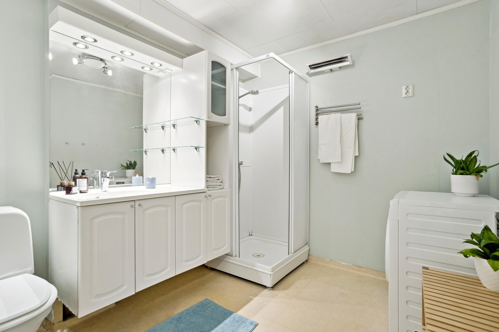 Baderommet måler 6 kvm. Galleribilde