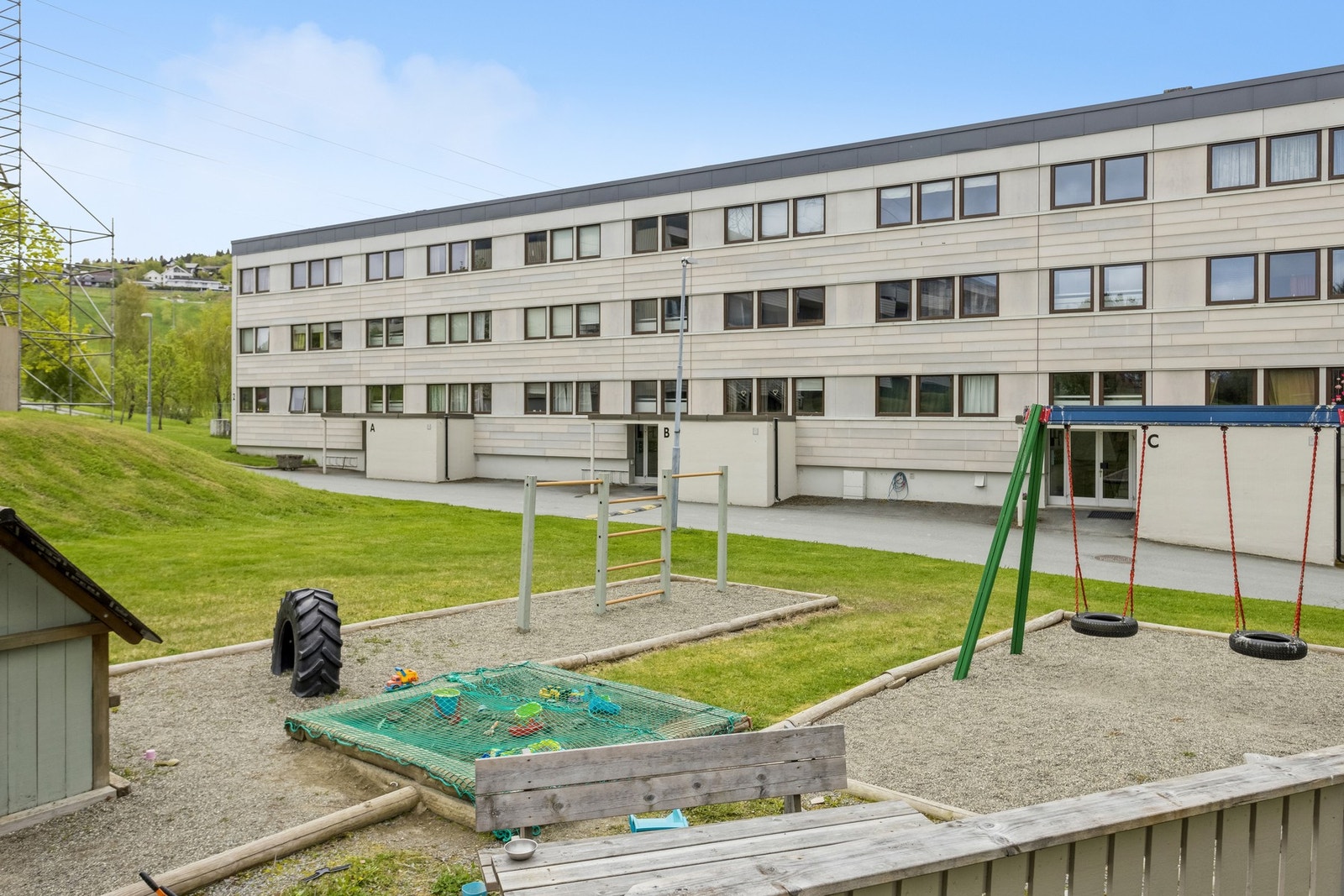 Eiendommen har flere bussforbindelser i ummidelbar nærhet. Galleribilde