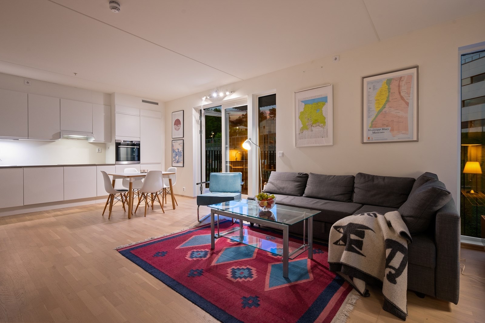 A-konto fyring og varmtvann er inkludert i fellesutgiftene og sørger og lave boutgifter. Galleribilde