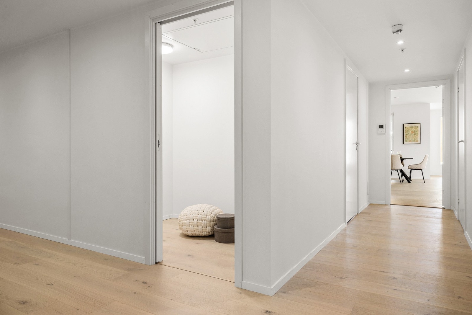 I tillegg egen større bod, som gjerne kan brukes som garderobe. Galleribilde