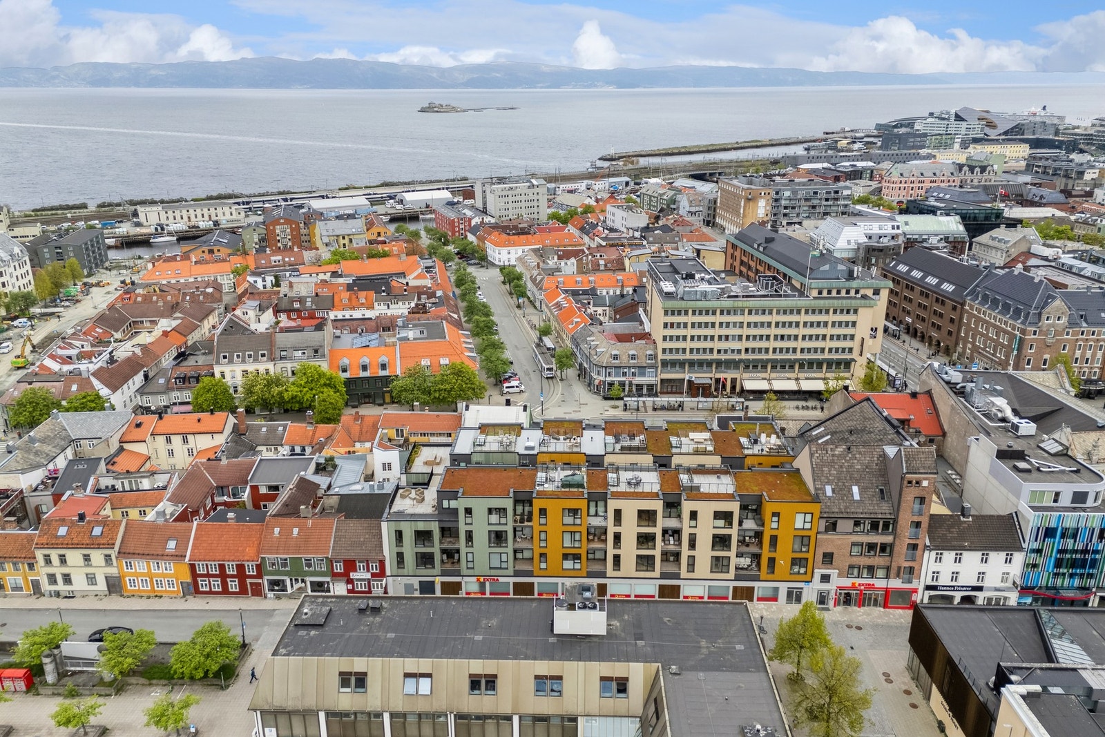 Beliggenheten gir deg det beste av Trondheim rett utenfor døren - fra kulturtilbud som Nidarosdomen og Trøndelag Teater, til shopping, restauranter og rekreasjonsområder som Marinen og Museumsparken. Galleribilde