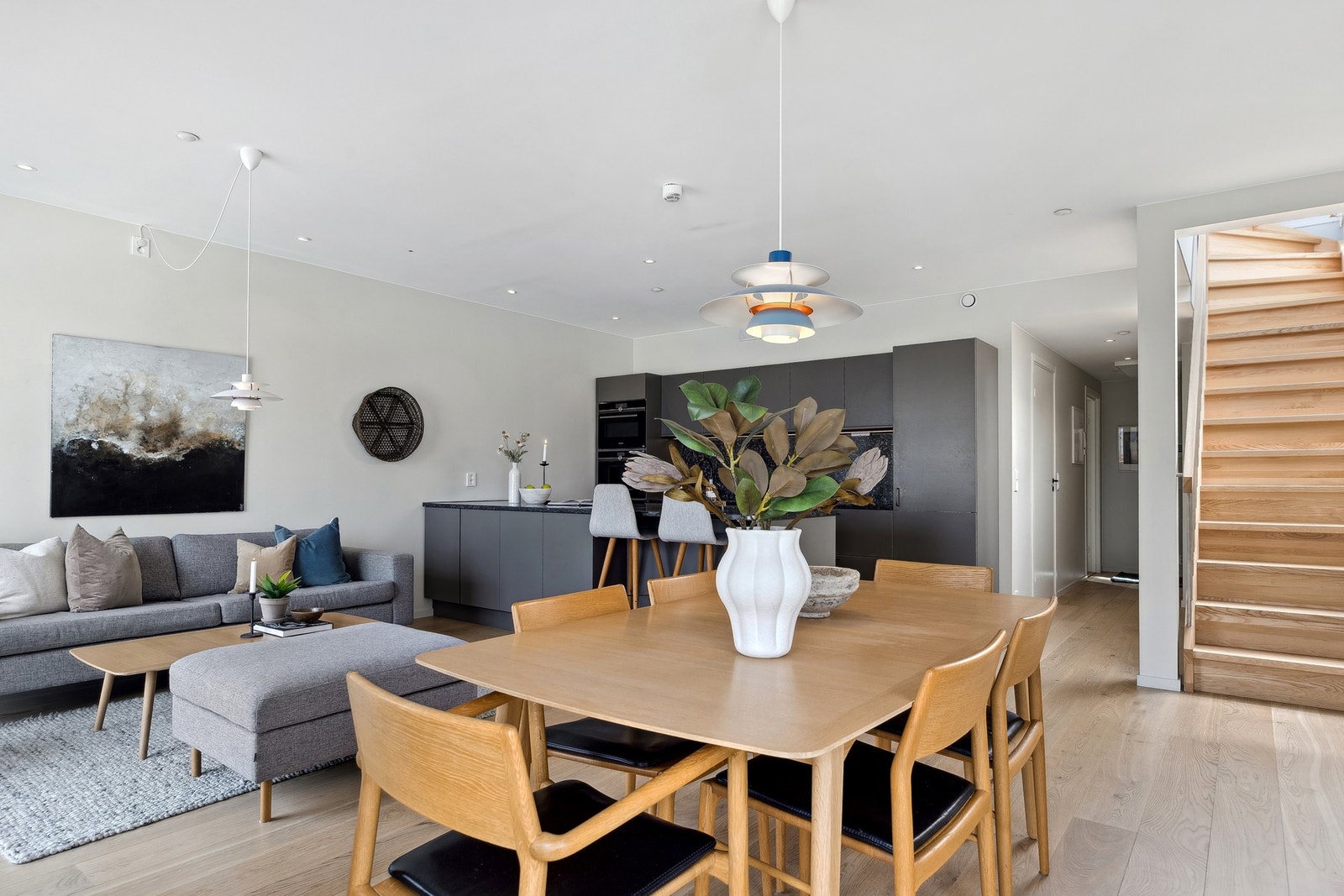 Trappeløpet fører opp til en unik privat takterrasse. Galleribilde