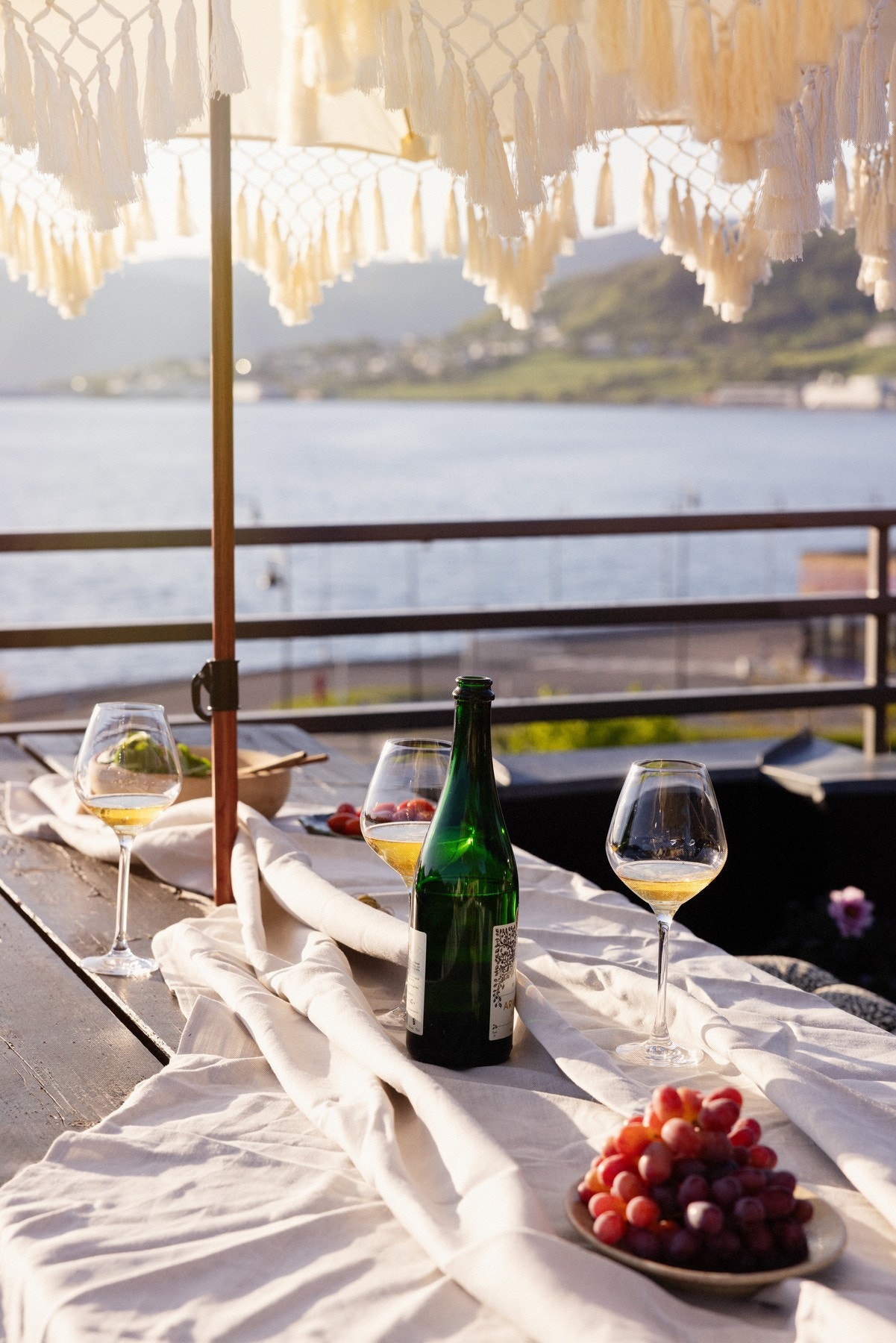 Midtsommers kan solen nytes fra tidlig morgen til cirka kl. 23:30. Galleribilde