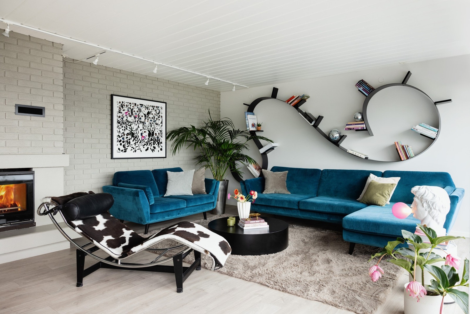 Hele leiligheten har oppussede overflater og fremstår moderne og tiltalende. Galleribilde