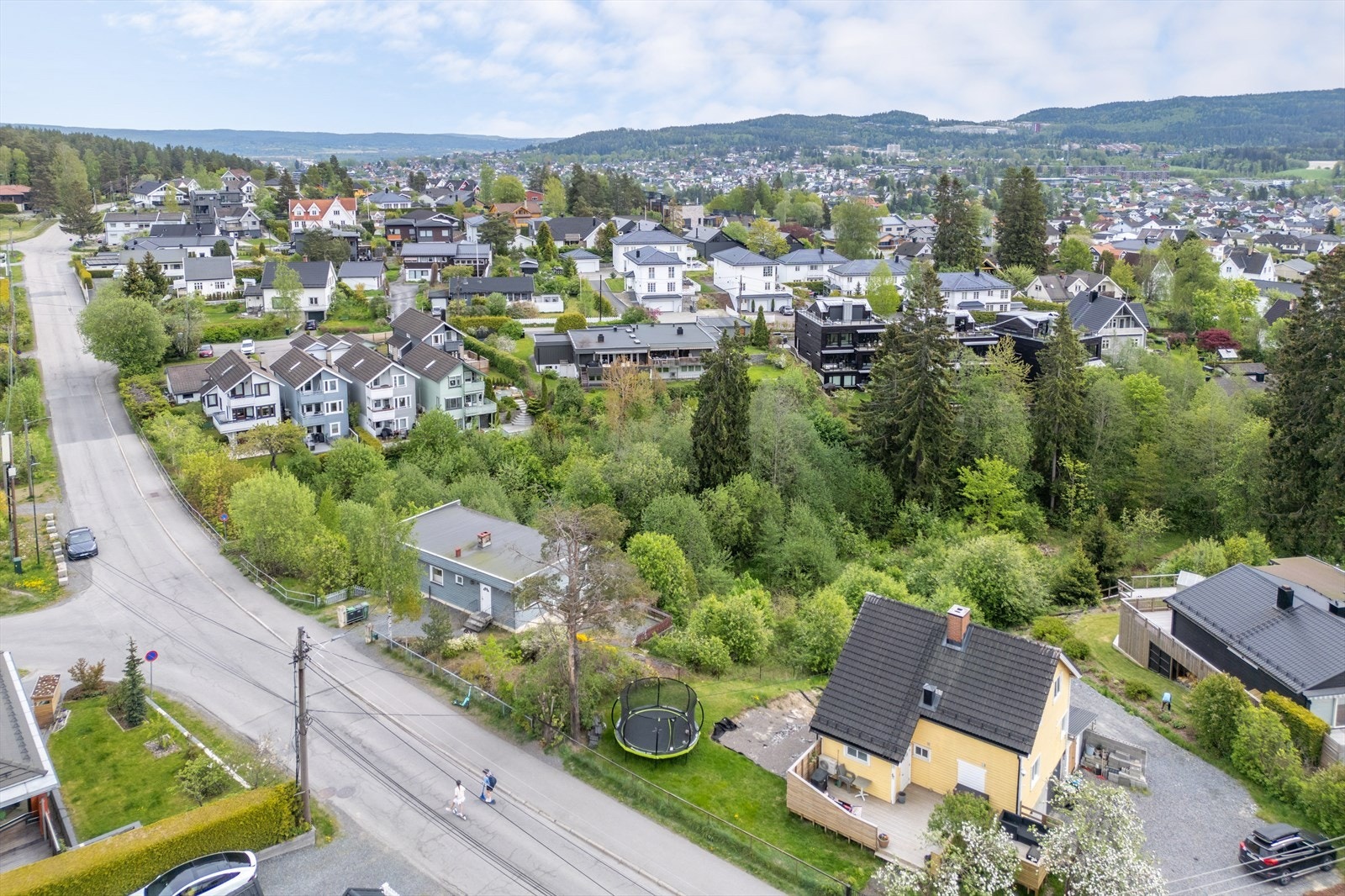 Med kort vei til toget Galleribilde