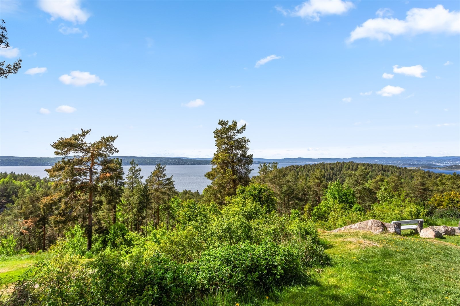 Flott nærområde med gode utsiktsforhold. Galleribilde