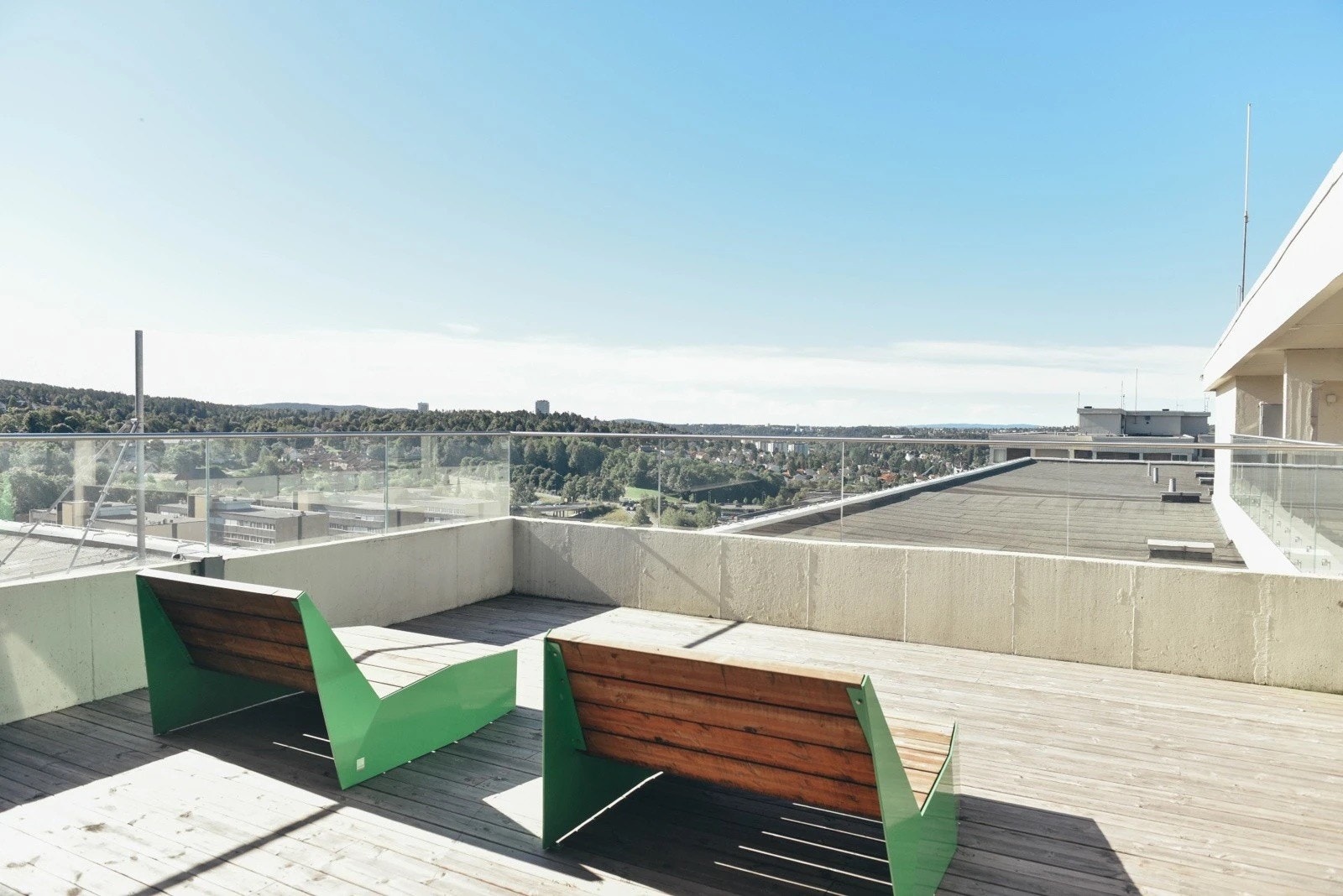 Takterrasse i bygget med gode sol- og utsiktsforhold. Galleribilde