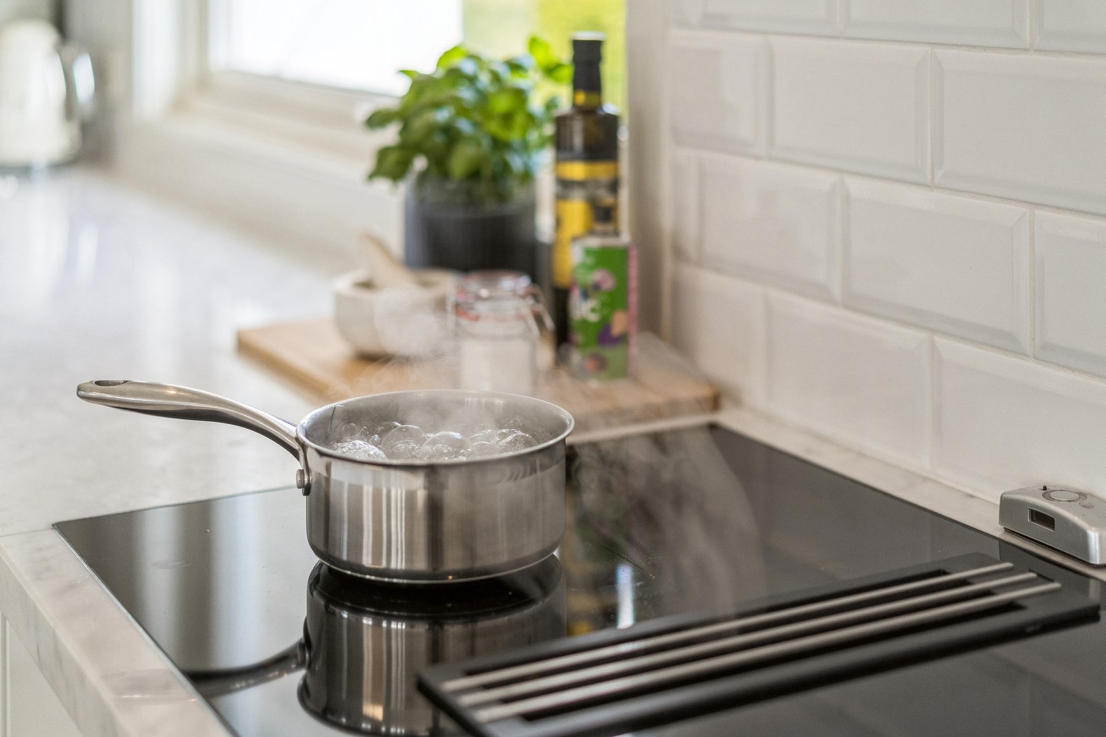 Det er induksjonstopp på kjøkkenet! Galleribilde