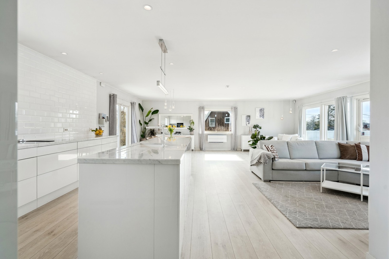 Privatmegleren v/Elise Graneng Olafsen har gleden av å presentere Porfyrveien 1! Galleribilde