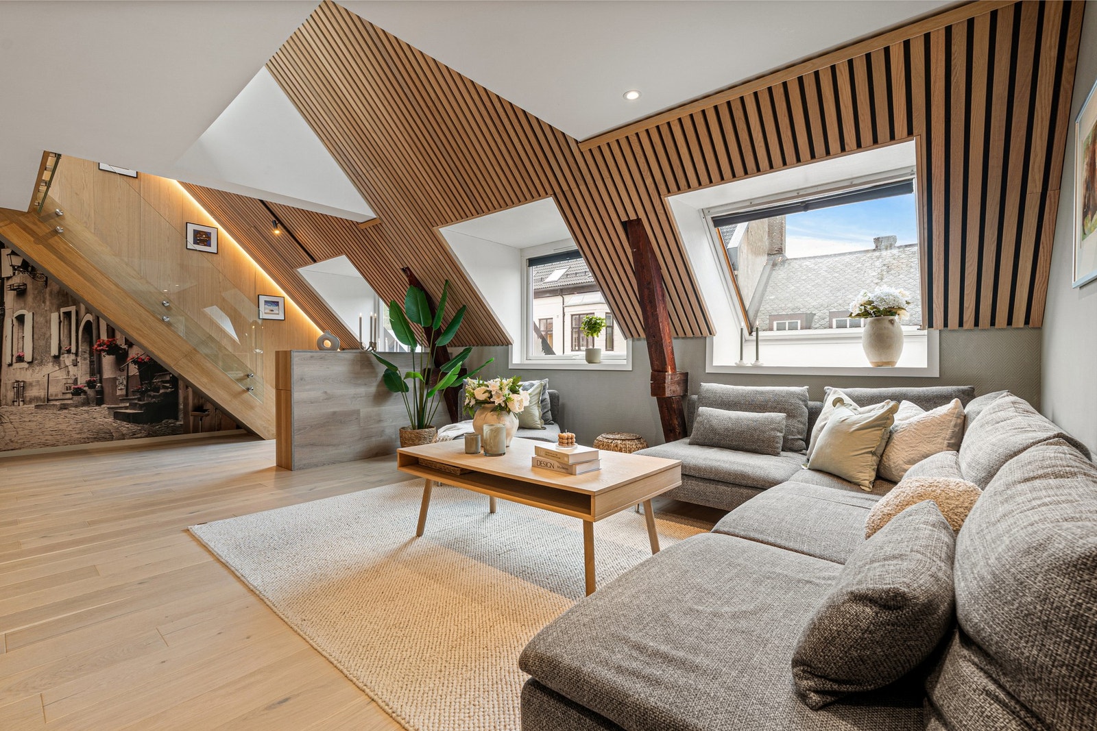 EiendomsMegler 1 har gleden av å presentere en påkostet toppleilighet i Elgeseter gate 11 Galleribilde