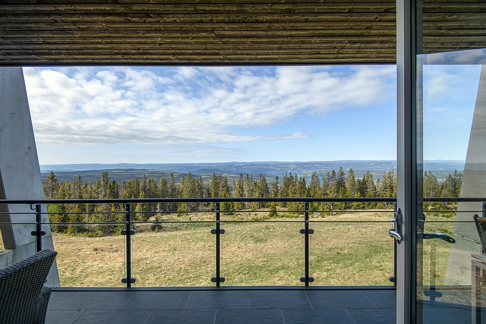 Utsikten fra verandaen. Galleribilde