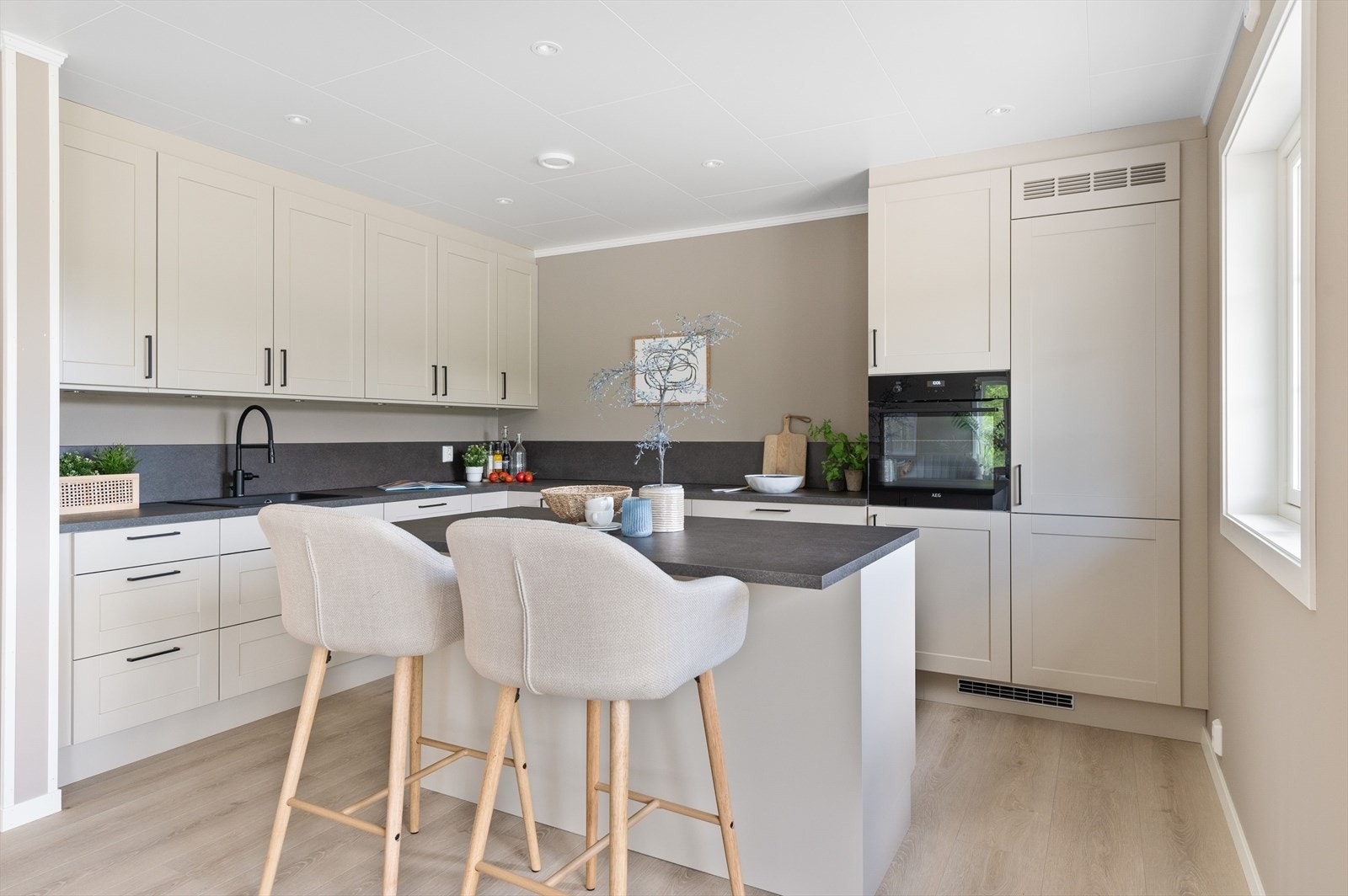 Kjøkkenet blir et flott samlingspunkt. Galleribilde