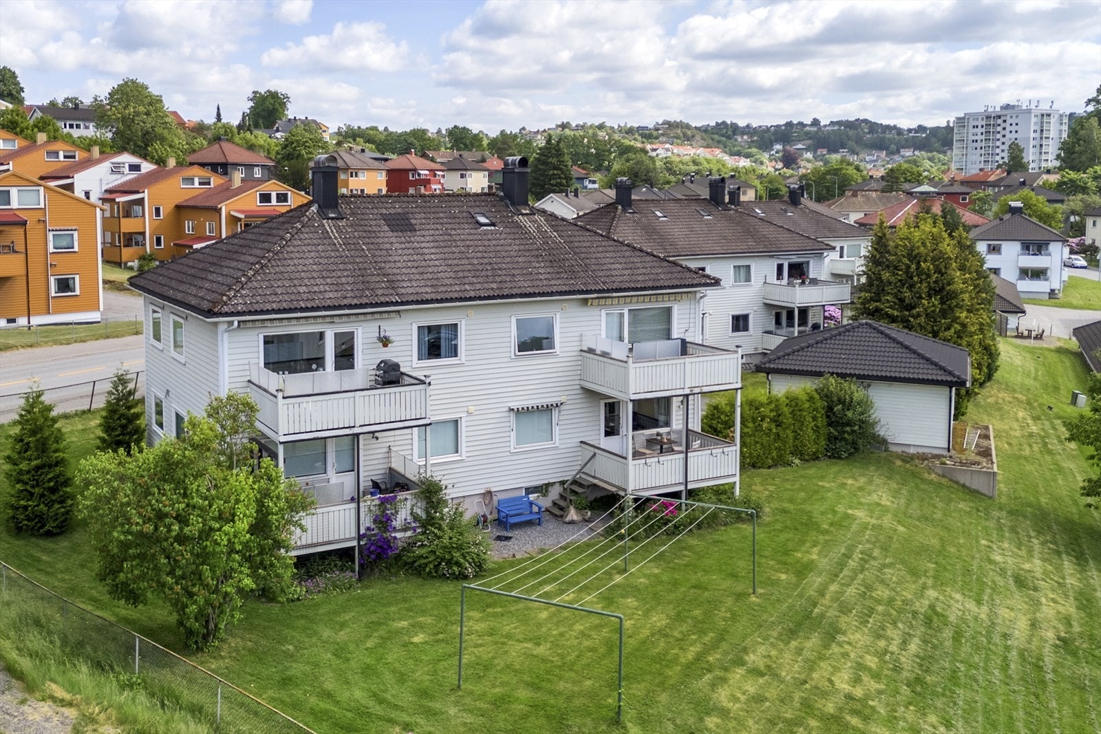 Dronefoto av fasade Galleribilde