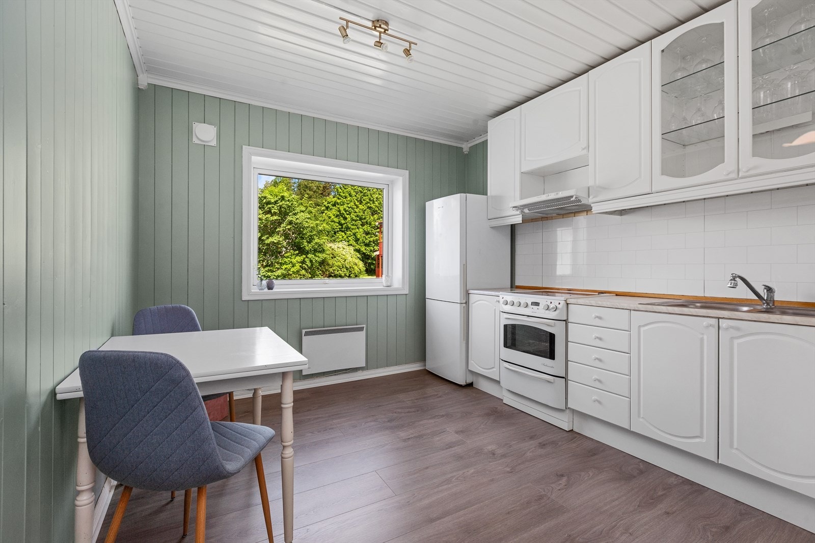 Kjøkken med spiseplass Galleribilde