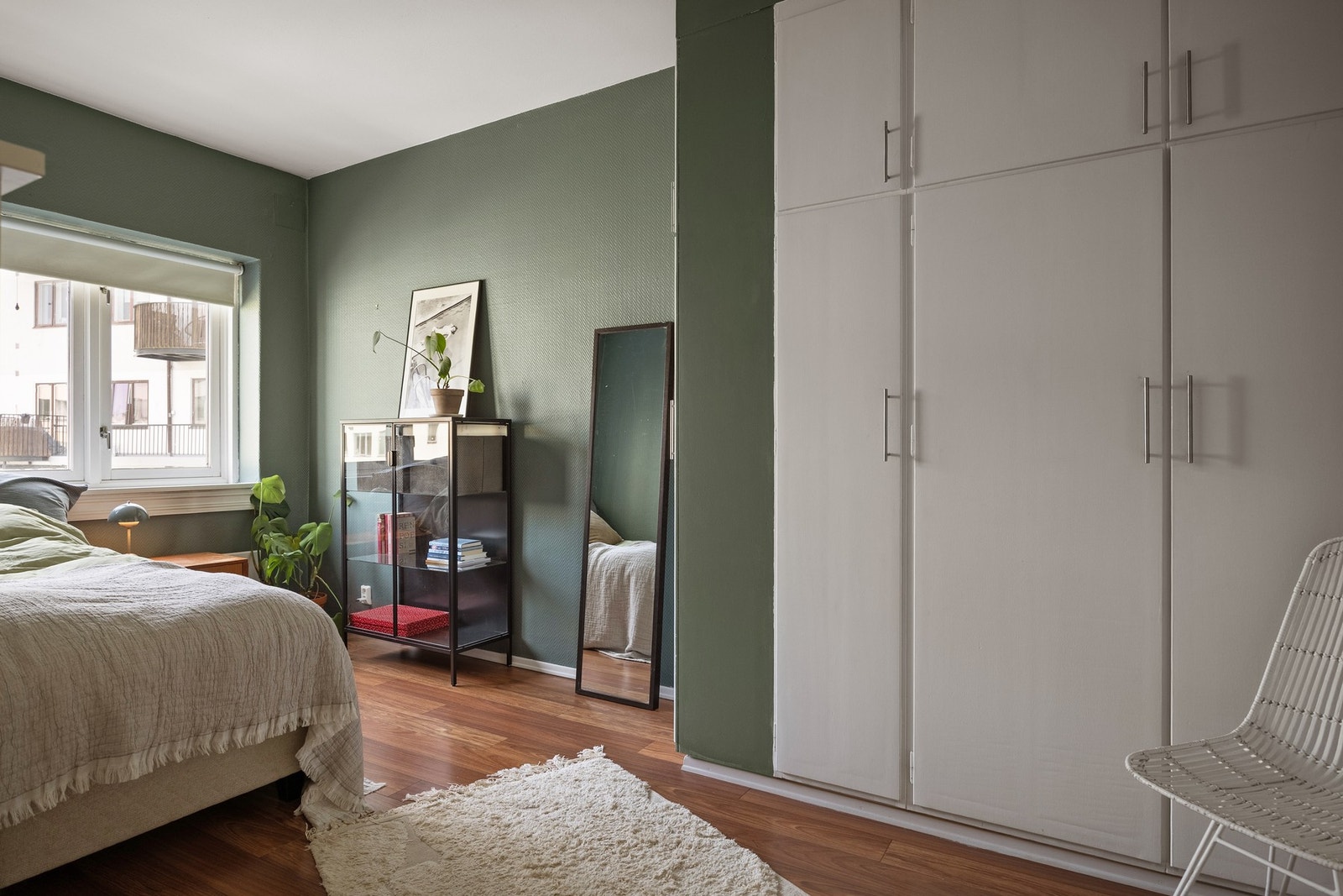 Lunt og romslig hovedsoverom. Galleribilde