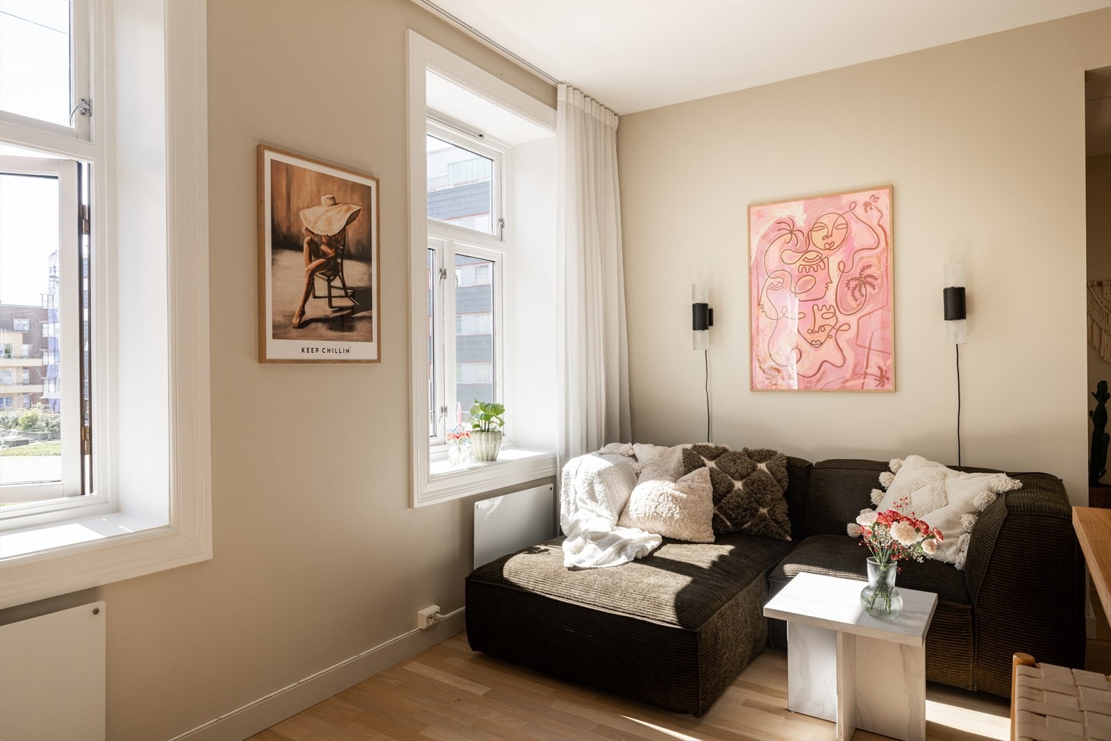 Boligen disponerer to eksterne boder i kjeller med gulvareal på ca. 6 kvm og ca. 6 kvm. Galleribilde