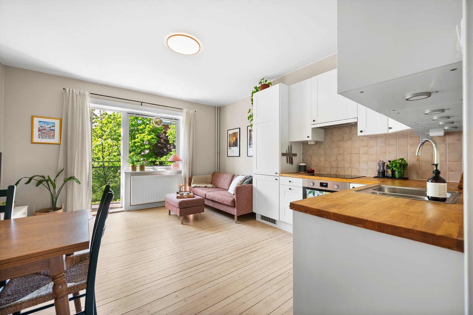 Rommet har en god planløsning som gjør det enkelt å innrede. Galleribilde