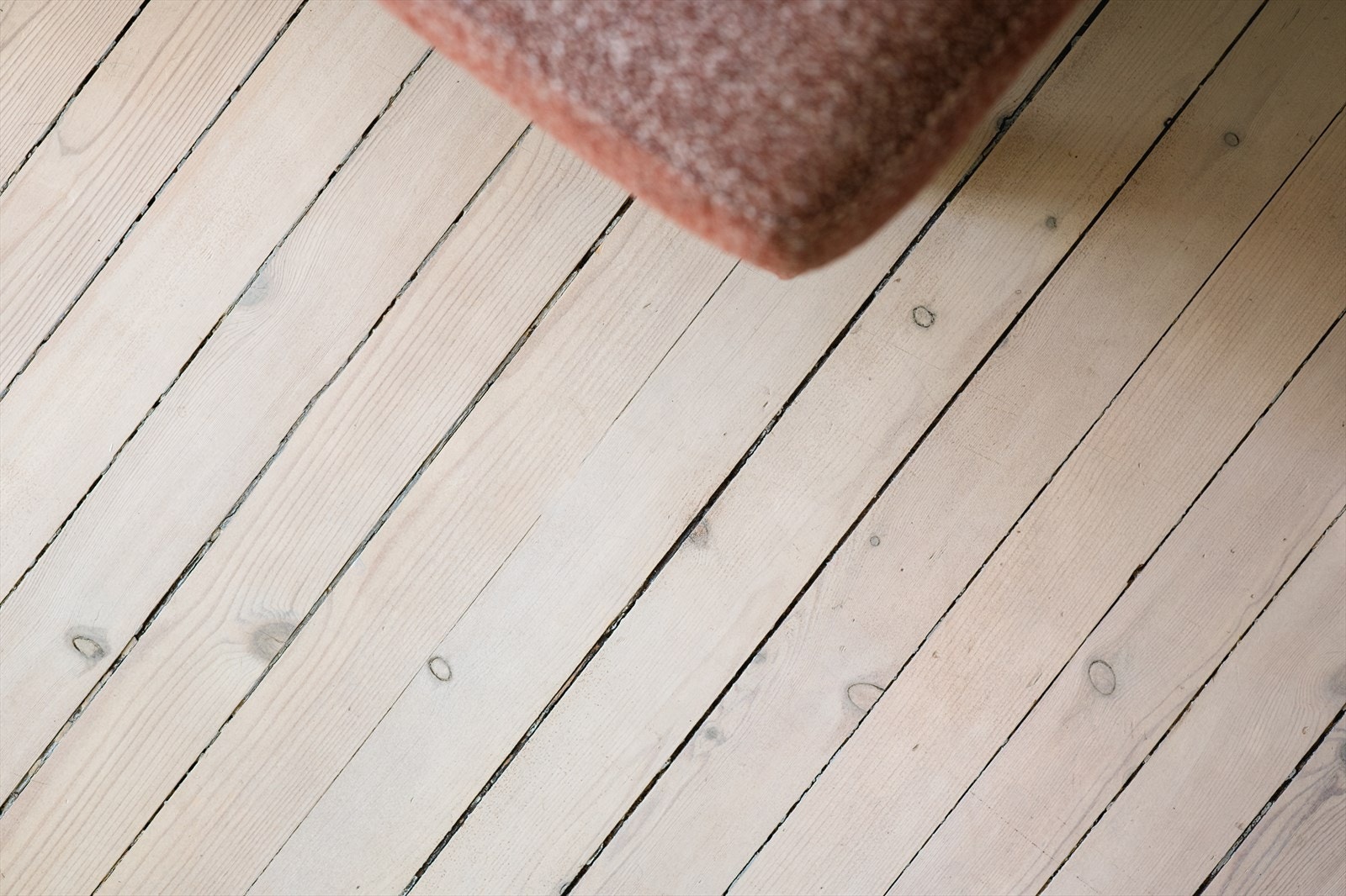 Det originale heltregulv gir sjel og sjarm, og er en fin detalj i boligen. Galleribilde