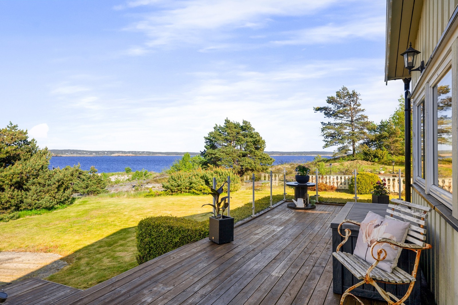 Stor hovedterrasse på ca. 80 m² Galleribilde