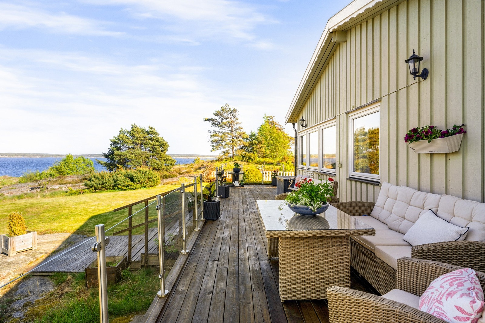 Et sted for ro i sjelen - med duften av sjø og lyden av bølger som nærmeste nabo. Galleribilde