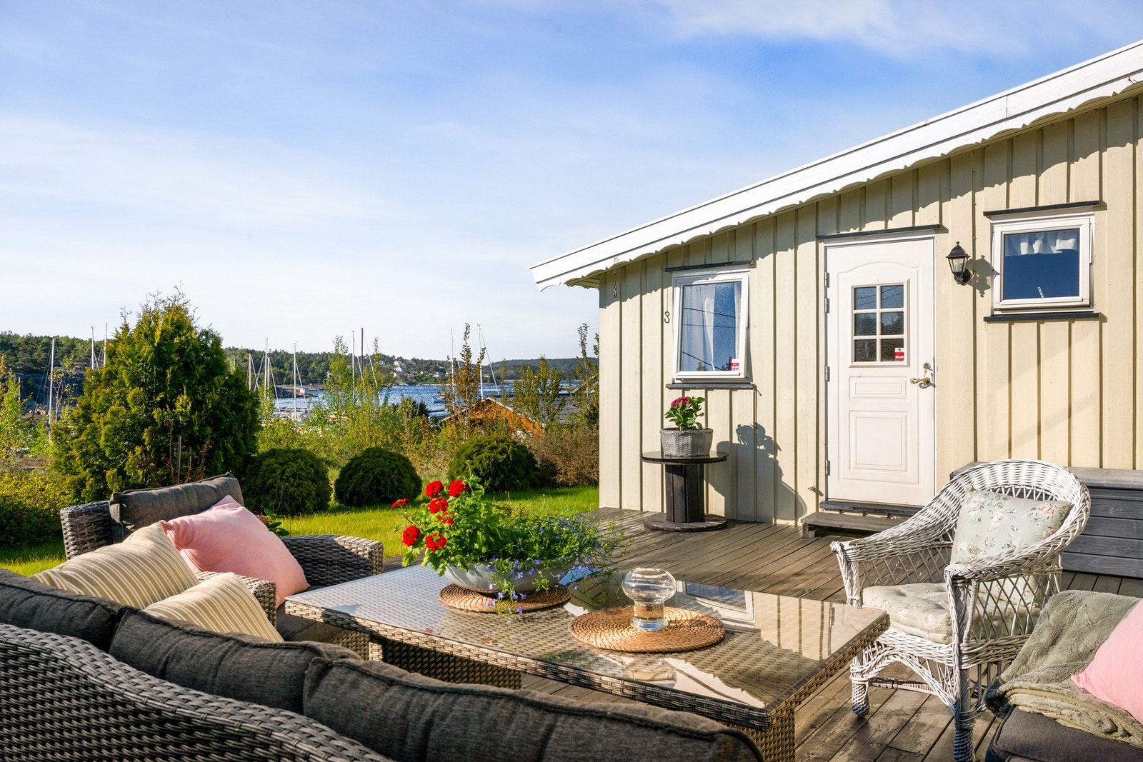 I tillegg er det en terrasse på baksiden på ca. 38 m² Galleribilde